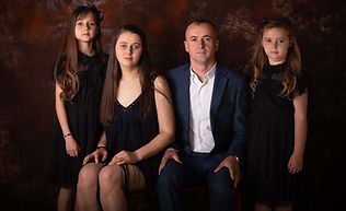 Carmen, Sorin Family Portraits-10.jpg